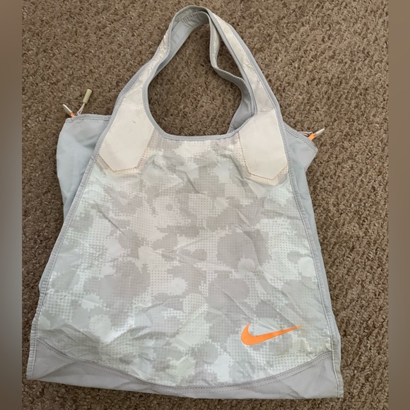 Nike Handbags - Nike Active Women's Gym Large Club Shoulder Bag.